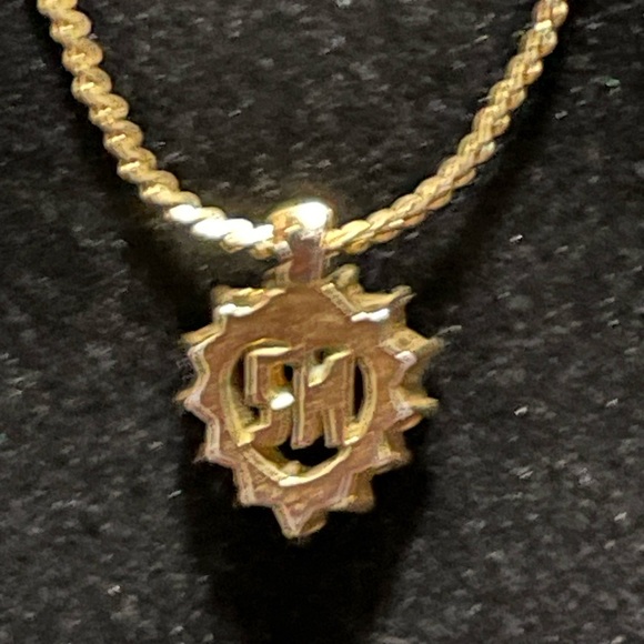 🔥2 Vintage Nina Ricci Necklaces in Great Used Condition - Picture 5 of 13